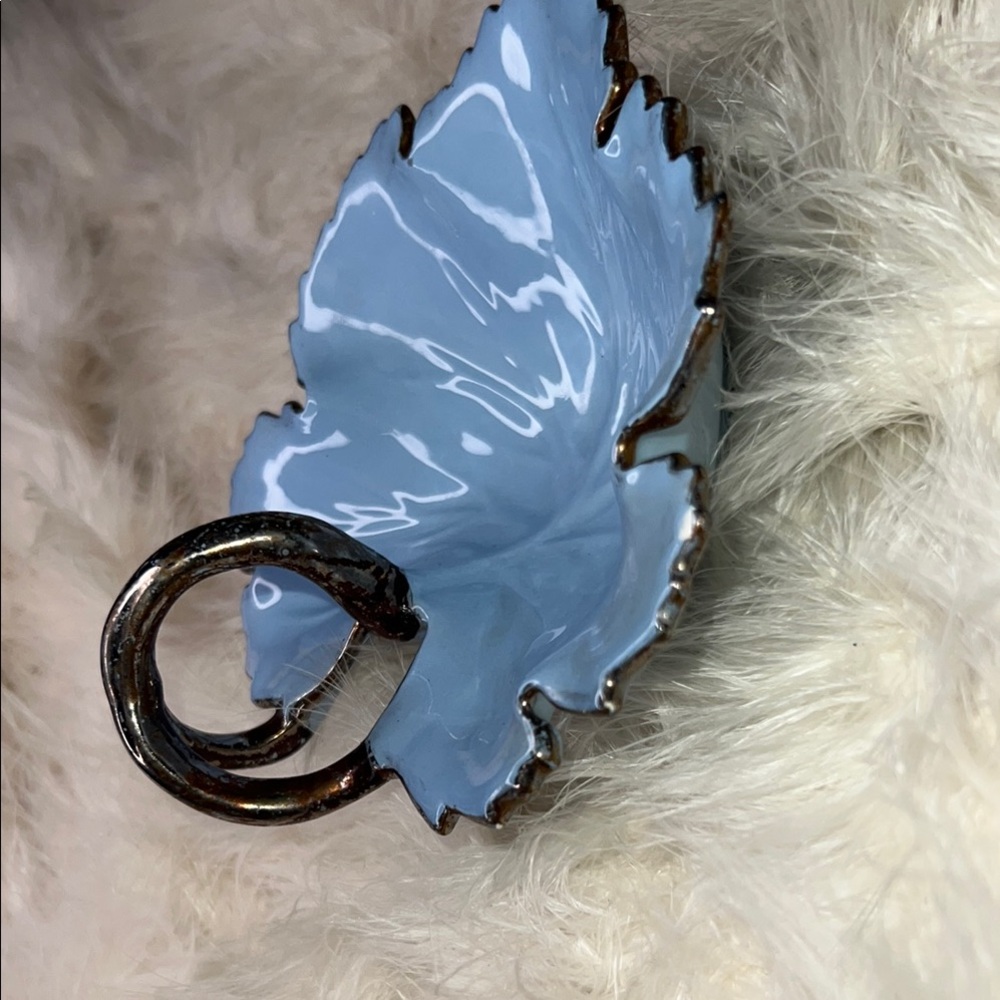 MCM Vintage Patina Baby Blue Ceramic Maple Leaf Dish JewelryHolder Art Sculpture - Picture 7 of 11
